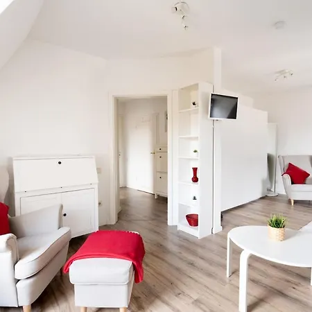 Gemuetliche Barrierefreie Dachgeschosswohnung * Dresden