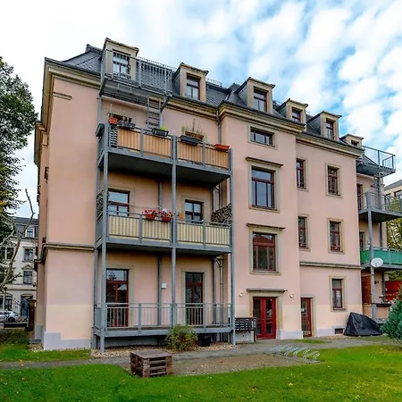 Gemuetliche Barrierefreie Dachgeschosswohnung Apartmán Drážďany